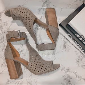 Women Hannah Laser Cut Heeled Sandals